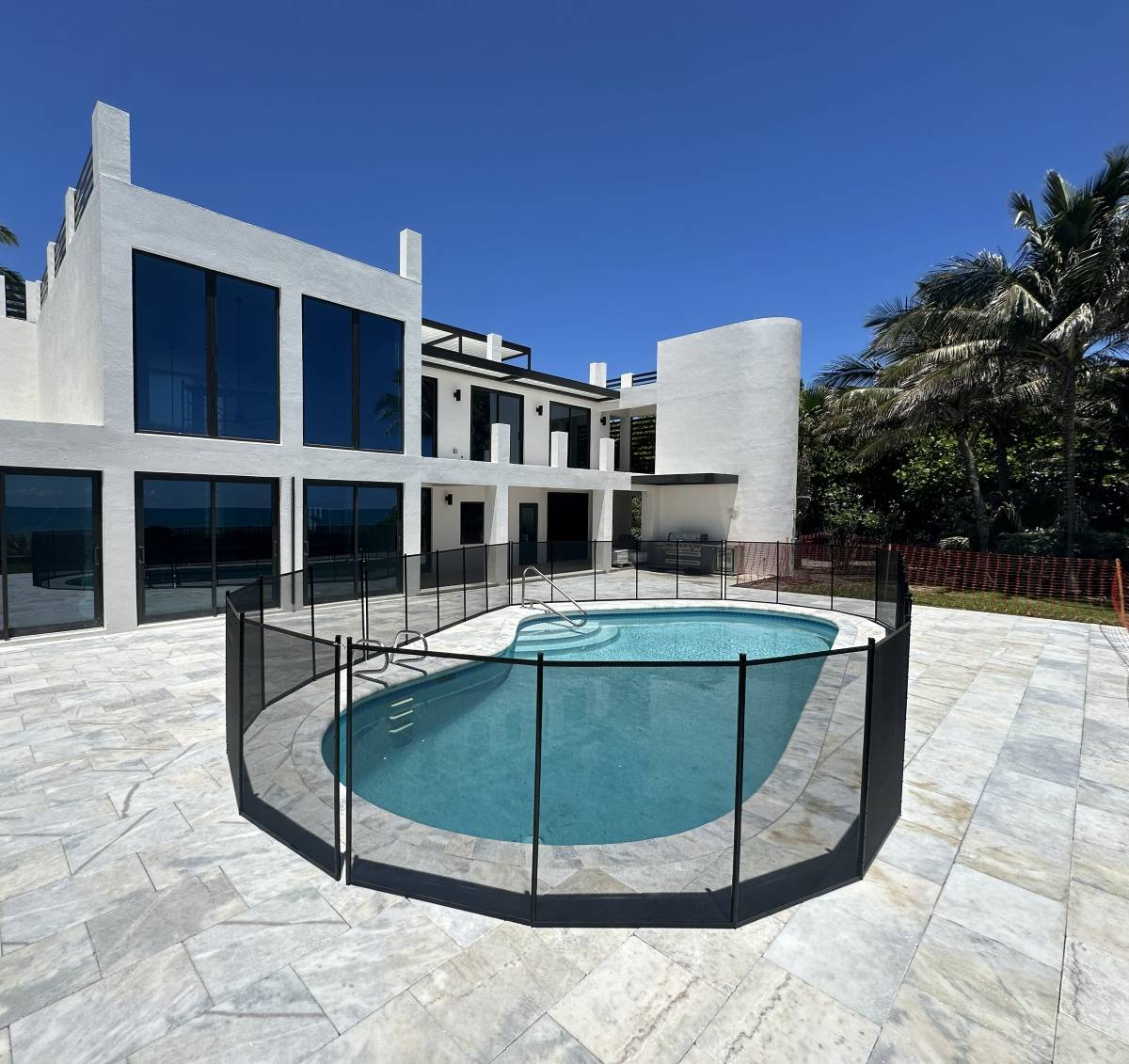 Leading Pool Fence Installer